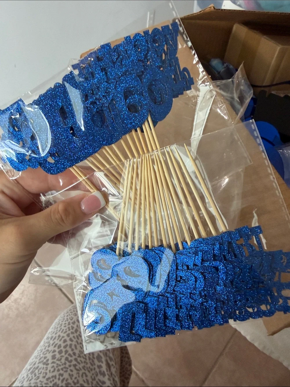 60th Birthday Party Décor Kit - White & Blue